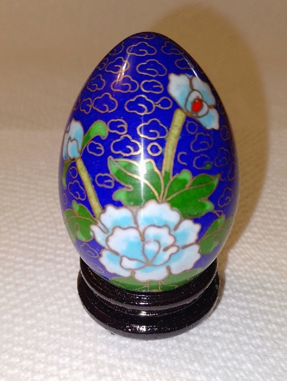 New in box Cloisonne Blue Egg Ornament w stand Vintage Collectible Medi…